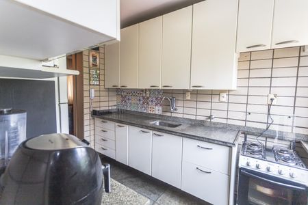 Apartamento à venda com 145m², 4 quartos e 2 vagasCozinha