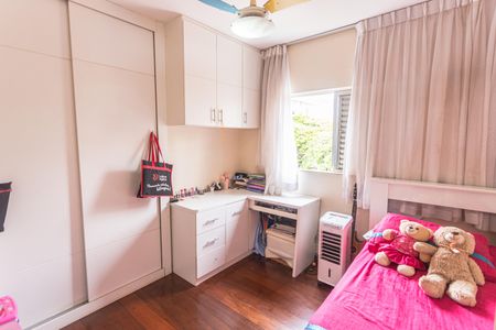 Apartamento à venda com 145m², 4 quartos e 2 vagasQuarto 2