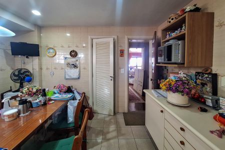 Apartamento à venda com 500m², 4 quartos e 4 vagas Apartamento à venda com 500m², 4 quartos e 4 vagasCozinha