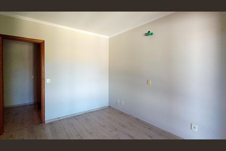 Suíte de casa à venda com 3 quartos, 195m² em Ipanema, Porto Alegre