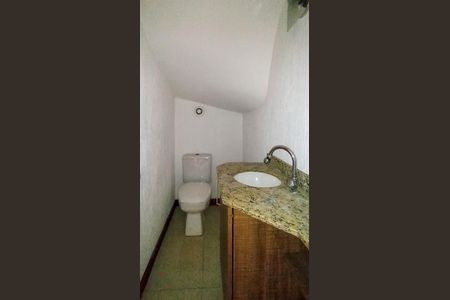 Casa à venda com 195m², 3 quartos e 2 vagasLavabo