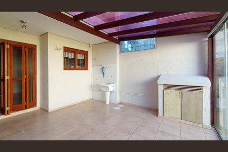 Casa à venda com 195m², 3 quartos e 2 vagasÁrea de serviço