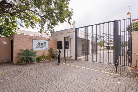 Apartamento para alugar com 69m², 2 quartos e 1 vagaFachada e portaria