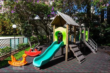 Apartamento à venda com 75m², 2 quartos e 1 vagaÁrea comum - Playground