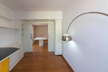 Apartamento à venda com 230m², 2 quartos e 3 vagas Apartamento à venda com 230m², 2 quartos e 3 vagasEscritório