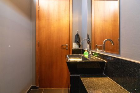 Apartamento à venda com 230m², 2 quartos e 3 vagas Apartamento à venda com 230m², 2 quartos e 3 vagasBanheiro - cobertura