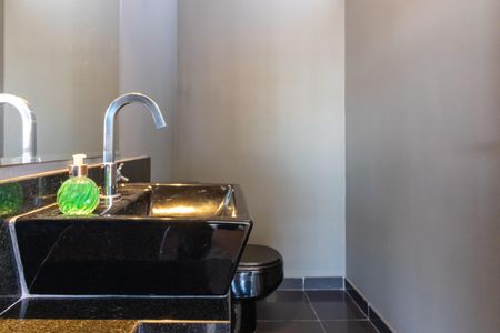 Apartamento à venda com 230m², 2 quartos e 3 vagas Apartamento à venda com 230m², 2 quartos e 3 vagasBanheiro - cobertura