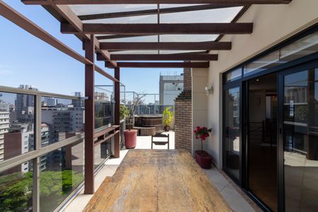 Apartamento à venda com 230m², 2 quartos e 3 vagas Apartamento à venda com 230m², 2 quartos e 3 vagasVaranda gourmet