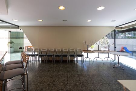 Apartamento à venda com 230m², 2 quartos e 3 vagas Apartamento à venda com 230m², 2 quartos e 3 vagasÁrea comum - Salão de festas