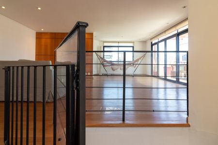 Apartamento à venda com 230m², 2 quartos e 3 vagas Apartamento à venda com 230m², 2 quartos e 3 vagasCobertura