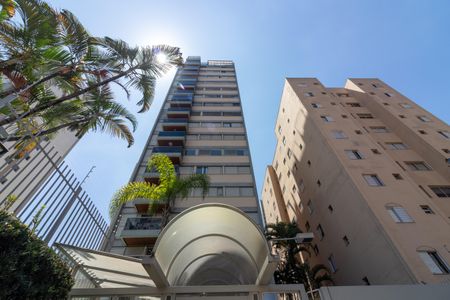 Apartamento à venda com 230m², 2 quartos e 3 vagas Apartamento à venda com 230m², 2 quartos e 3 vagasFachada