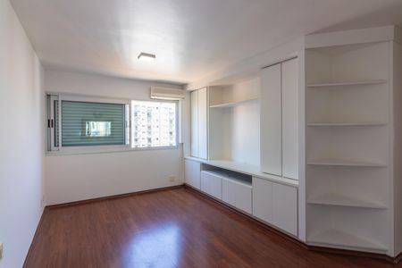 Apartamento à venda com 230m², 2 quartos e 3 vagas Apartamento à venda com 230m², 2 quartos e 3 vagasSuíte