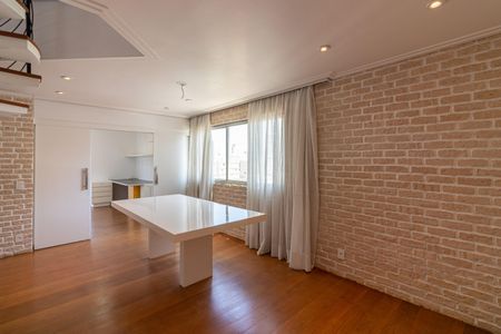 Apartamento à venda com 230m², 2 quartos e 3 vagas Apartamento à venda com 230m², 2 quartos e 3 vagasSala