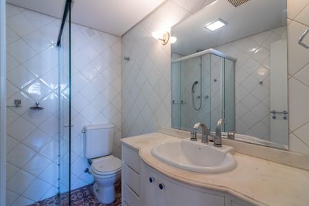 Apartamento à venda com 230m², 2 quartos e 3 vagas Apartamento à venda com 230m², 2 quartos e 3 vagasBanheiro Social