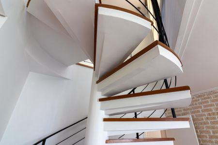 Apartamento à venda com 230m², 2 quartos e 3 vagas Apartamento à venda com 230m², 2 quartos e 3 vagasEscadas