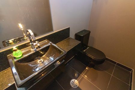 Apartamento à venda com 230m², 2 quartos e 3 vagas Apartamento à venda com 230m², 2 quartos e 3 vagasBanheiro - cobertura