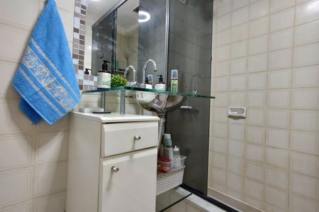 Apartamento à venda com 133m², 2 quartos e 1 vaga Apartamento à venda com 133m², 2 quartos e 1 vagaBanheiro Social
