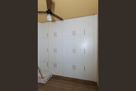 Casa à venda com 200m², 4 quartos e 1 vagaQuarto 3 - Armários