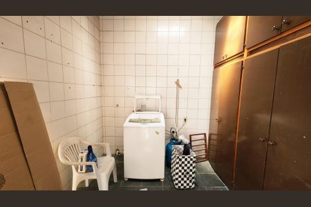 Casa à venda com 400m², 7 quartos e 3 vagas Casa à venda com 400m², 7 quartos e 3 vagasÁrea de Serviço 1