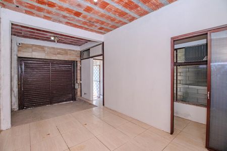 Garagem de casa para alugar com 1 quarto, 44m² em Sarandi, Porto Alegre