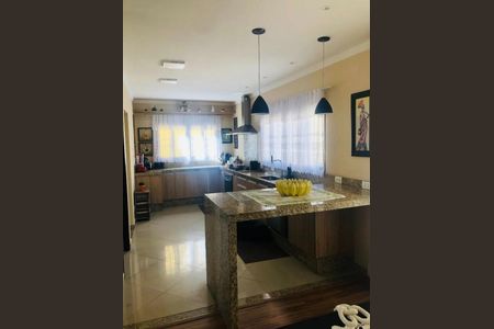 Casa à venda com 180m², 3 quartos e 2 vagas