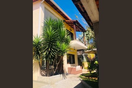 Casa à venda com 180m², 3 quartos e 2 vagas