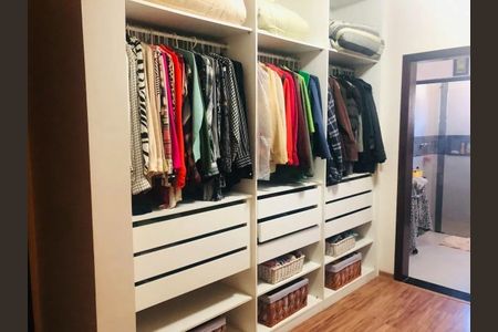 Casa à venda com 180m², 3 quartos e 2 vagas