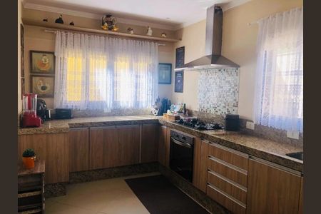 Casa à venda com 180m², 3 quartos e 2 vagas