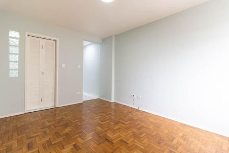 Apartamento à venda com 45m², 1 quarto e sem vaga Apartamento à venda com 45m², 1 quarto e sem vagaSala/Quarto