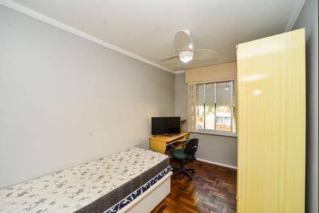 Quarto 1 de apartamento para alugar com 2 quartos, 60m² em Vila Ipiranga, Porto Alegre
