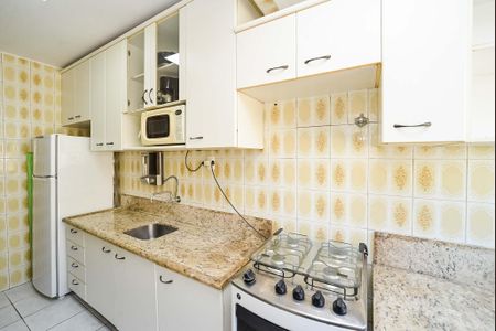 Apartamento para alugar com 60m², 2 quartos e sem vagaCozinha e Área de Serviço
