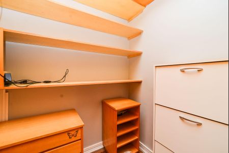 Apartamento para alugar com 60m², 2 quartos e sem vagaCloset Quarto 2