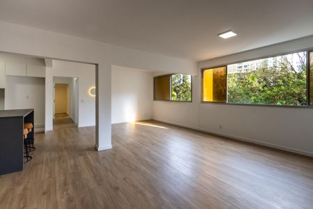 Apartamento à venda com 115m², 2 quartos e 1 vaga Apartamento à venda com 115m², 2 quartos e 1 vagaSala