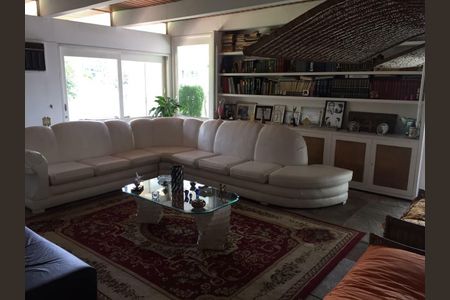 Casa à venda com 4 quartos, 700m² em Morumbi, São Paulo