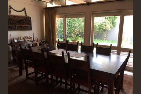 Casa à venda com 4 quartos, 700m² em Morumbi, São Paulo