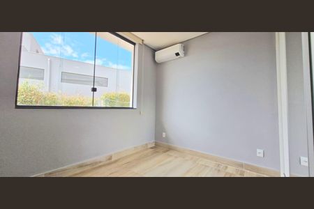 Casa de condomínio para alugar com 282m², 3 quartos e 4 vagasQuarto 1