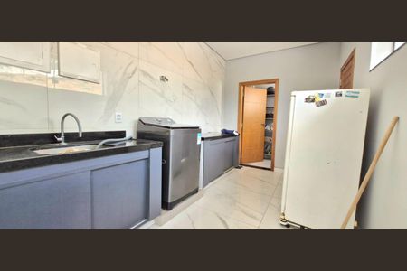 Casa de condomínio para alugar com 282m², 3 quartos e 4 vagasCozinha