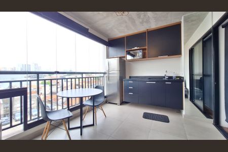 Studio para alugar com 35m², 1 quarto e 1 vaga Studio para alugar com 35m², 1 quarto e 1 vagaVaranda