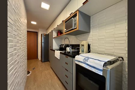 Apartamento para alugar com 85m², 2 quartos e 1 vaga Apartamento para alugar com 85m², 2 quartos e 1 vagaCozinha e Área de Serviço