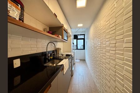 Apartamento para alugar com 85m², 2 quartos e 1 vaga Apartamento para alugar com 85m², 2 quartos e 1 vagaCozinha e Área de Serviço