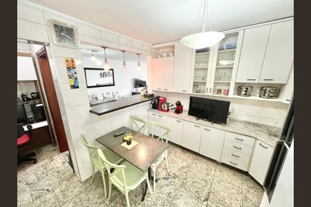 Apartamento à venda com 108m², 3 quartos e 1 vagaCozinha e Área de Serviço