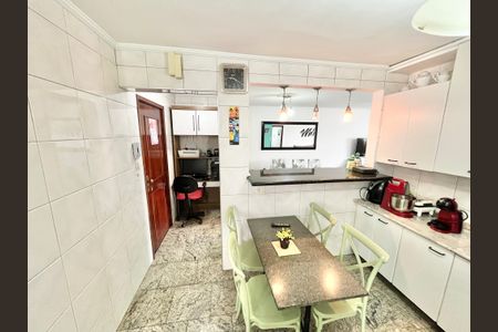 Apartamento à venda com 108m², 3 quartos e 1 vagaCozinha e Área de Serviço