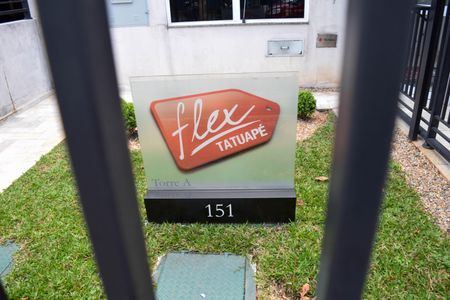 Apartamento para alugar com 68m², 2 quartos e 1 vaga Apartamento para alugar com 68m², 2 quartos e 1 vagaFachada