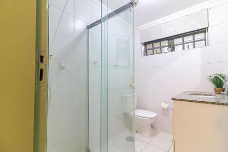 Casa à venda com 220m², 3 quartos e 2 vagas Casa à venda com 220m², 3 quartos e 2 vagasBanheiro Social