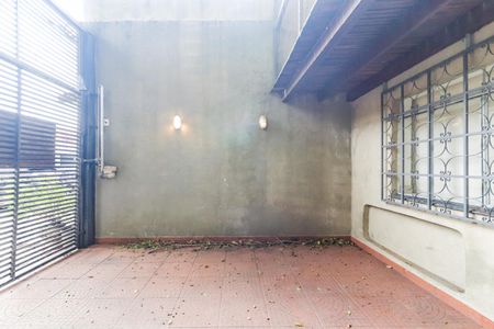 Casa à venda com 220m², 3 quartos e 2 vagas Casa à venda com 220m², 3 quartos e 2 vagasGaragem