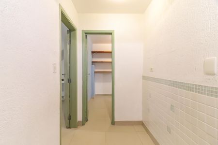 Casa à venda com 220m², 3 quartos e 2 vagas Casa à venda com 220m², 3 quartos e 2 vagasCorredor