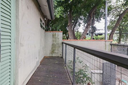 Casa à venda com 220m², 3 quartos e 2 vagas Casa à venda com 220m², 3 quartos e 2 vagasVaranda da Suíte 3