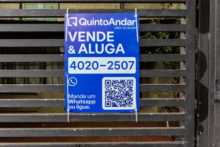 Casa à venda com 220m², 3 quartos e 2 vagas Casa à venda com 220m², 3 quartos e 2 vagasPlaca