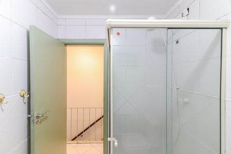 Casa à venda com 220m², 3 quartos e 2 vagas Casa à venda com 220m², 3 quartos e 2 vagasBanheiro Social