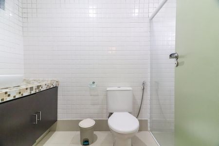 Casa à venda com 220m², 3 quartos e 2 vagas Casa à venda com 220m², 3 quartos e 2 vagasBanheiro da Suíte 3